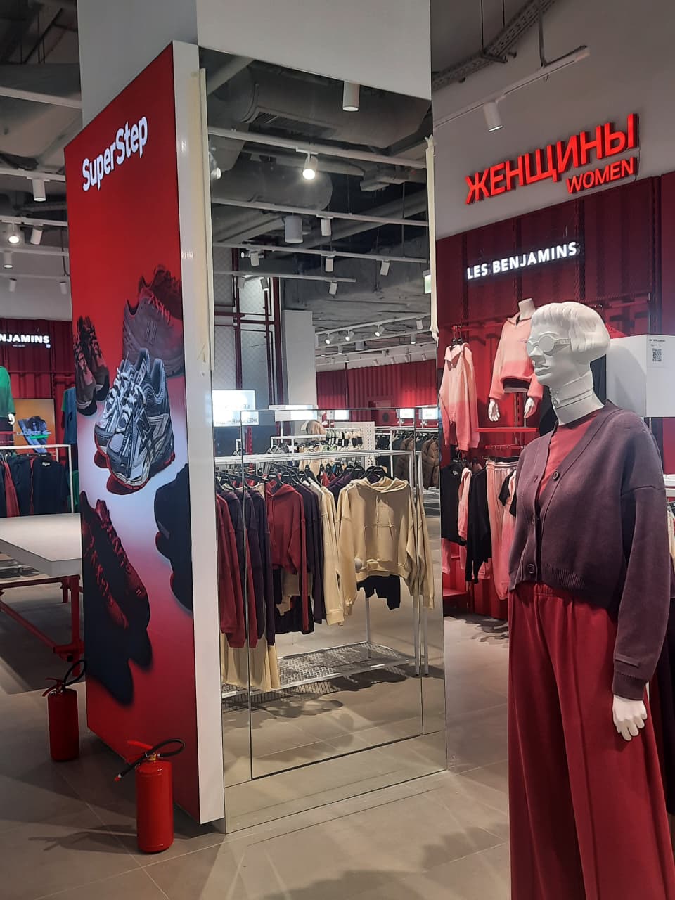 Изготовление зеркал для магазинов в Екатеринбурге